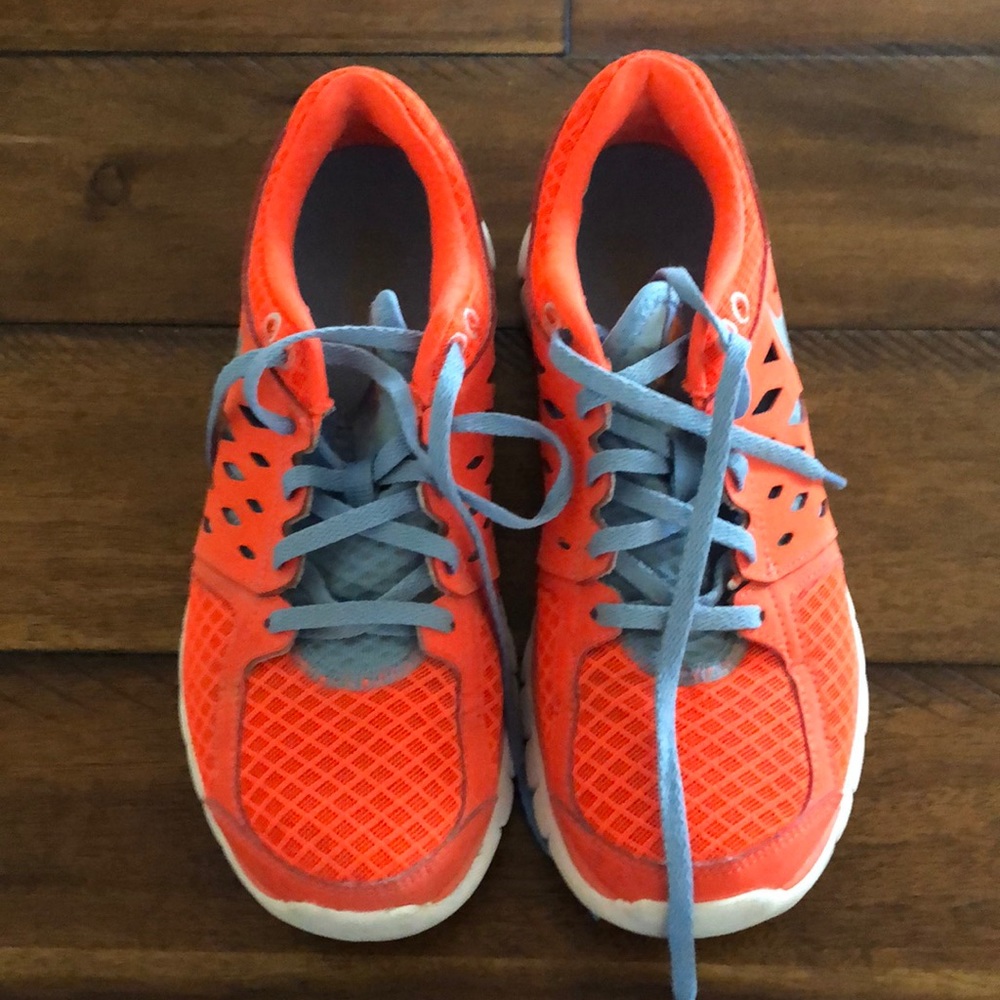 Nike Women’s Shoes, size 7
